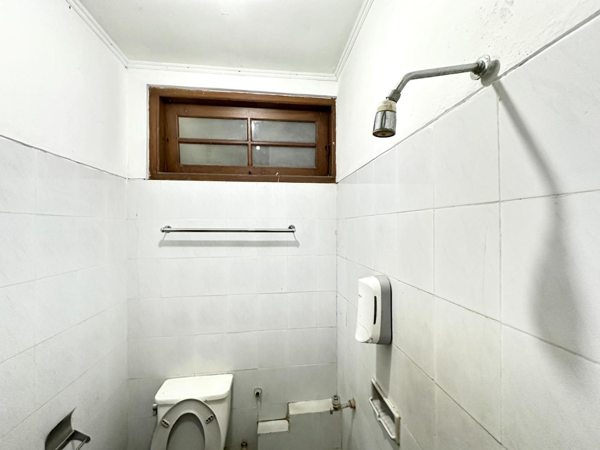 Hotel Dewi Sri Redpartner Джокякарта Екстериор снимка